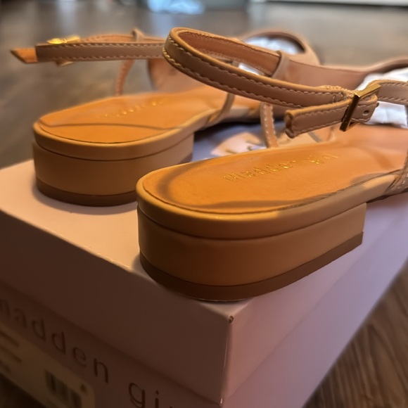 ‘Madden Girl sling back two tone shoes - Picture 6 of 8